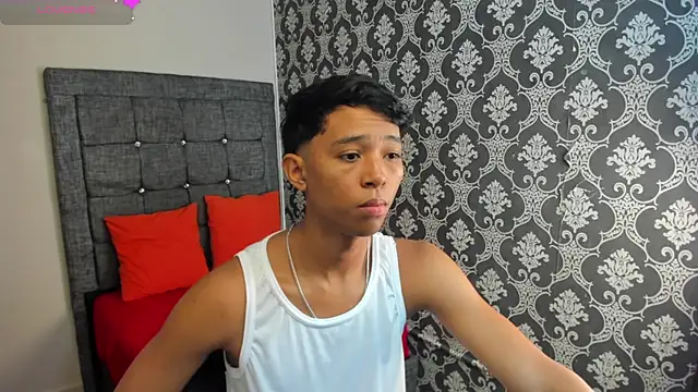 Snapshot of Little_Twink19x chatting on July 5, 2026, 7:43 pm Little Twink19x online show from July 5, 2026, 7:43 pm