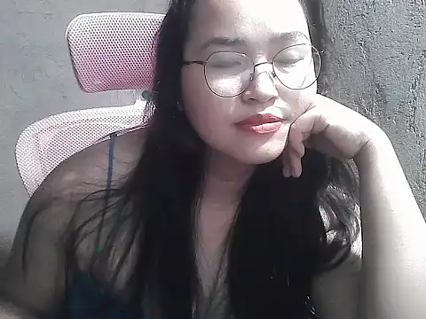wildchinita00 online show from July 6, 2026, 8:44 pm