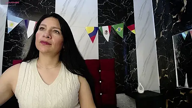 SofiaMoreno  online show from June 17, 2026, 5:03 pm