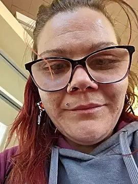 Sexymilf6992 online show from May 14, 2026, 8:04 pm