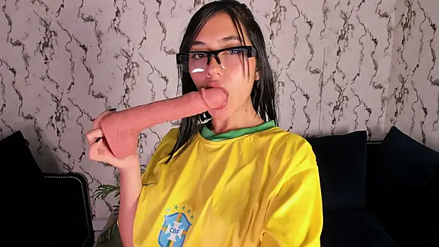 Fiorelaa  online show from June 12, 2026, 11:53 am