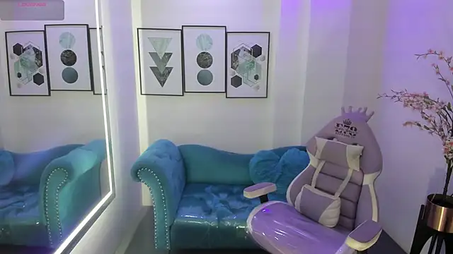Chloe meoww online show from July 6, 2026, 11:51 am