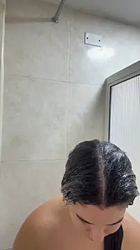 LaiaGomez online show from June 16, 2026, 9:39 pm