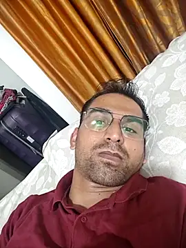 RonitVora online show from May 30, 2026, 8:06 pm