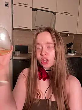 cutefoxieee online show from June 25, 2026, 8:24 pm