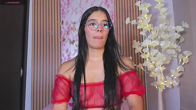 Isaa-queen online show from June 12, 2026, 7:46 pm