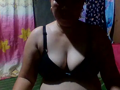 sweet lhyn online show from June 20, 2026, 10:29 am