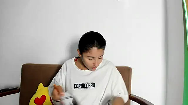 TatyGomez  online show from June 29, 2026, 4:19 am