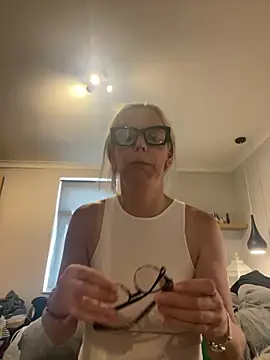 Amelie BlondeXX online show from July 16, 2026, 12:33 pm