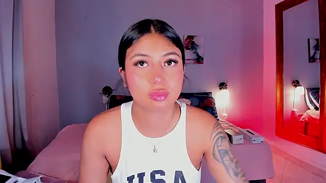 KimTaylorW online show from July 17, 2026, 7:41 pm