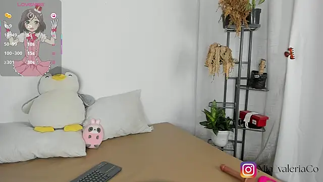 Mia-Valeria- online show from June 11, 2026, 6:44 am