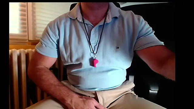 Snapshot of Coach_85 chatting on August 6, 2026, 1:35 pm Coach 85 online show from August 6, 2026, 1:35 pm
