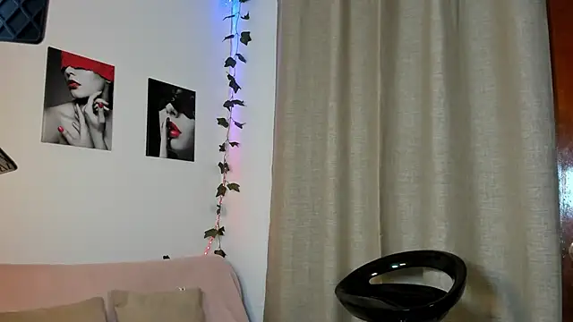 Rebeca Marchetti online show from July 14, 2026, 8:47 pm