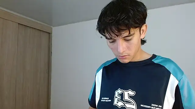 noah millerx online show from June 17, 2026, 7:04 pm