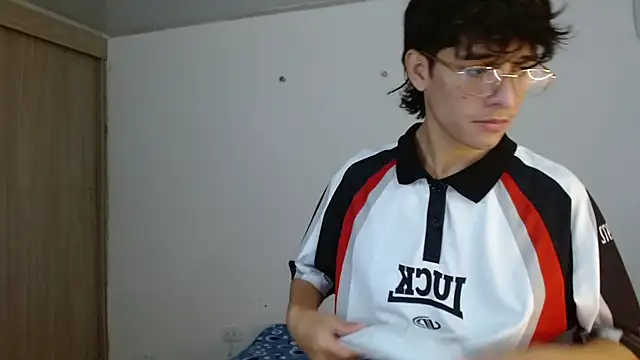 noah millerx online show from June 18, 2026, 7:51 pm
