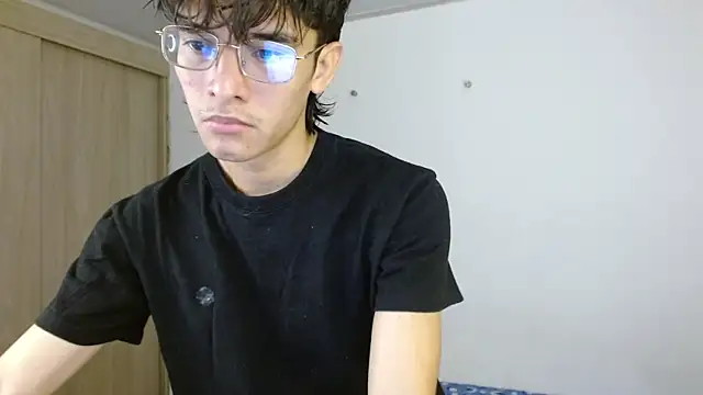 noah millerx online show from June 19, 2026, 8:01 pm