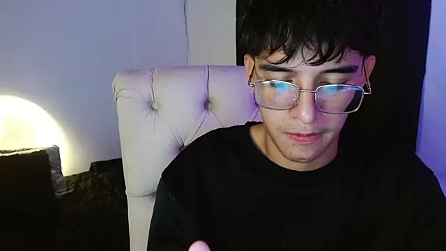 noah millerx online show from July 5, 2026, 4:19 am