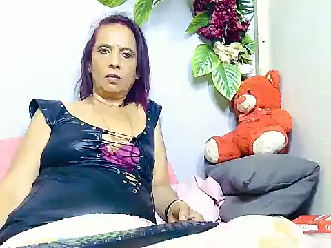 Hot queen58 online show from June 21, 2026, 8:22 pm