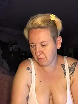 SofiaAmour online show from June 19, 2026, 6:34 pm