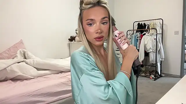Naughtyblondex online show from July 22, 2026, 9:12 am