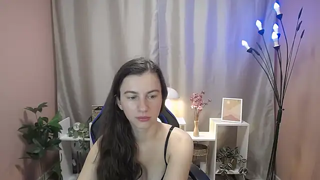 MistyBree online show from July 17, 2026, 8:10 am