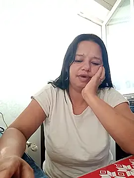 roxana e43 online show from June 14, 2026, 4:20 pm