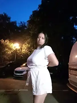 roxana e43 online show from June 15, 2026, 6:43 pm