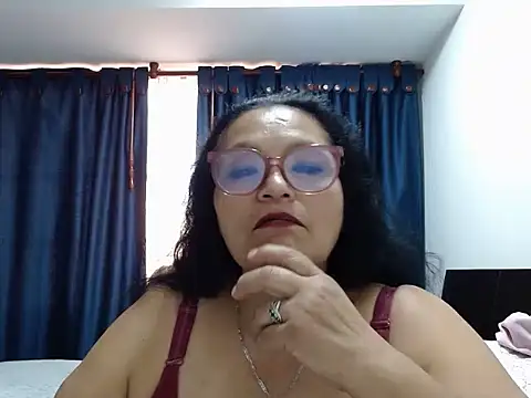  BellaNocturna online show from August 1, 2026, 9:25 pm