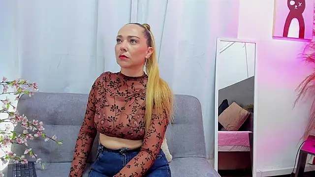 KahiaSmith online show from July 24, 2026, 12:36 pm