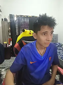 gomitaboy1 online show from June 4, 2026, 6:58 pm