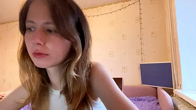 AlesiaGurevich online show from August 2, 2026, 3:32 pm
