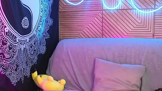 Snapshot of chill_paws chatting on July 30, 2026, 10:42 pm chill paws online show from July 30, 2026, 10:42 pm