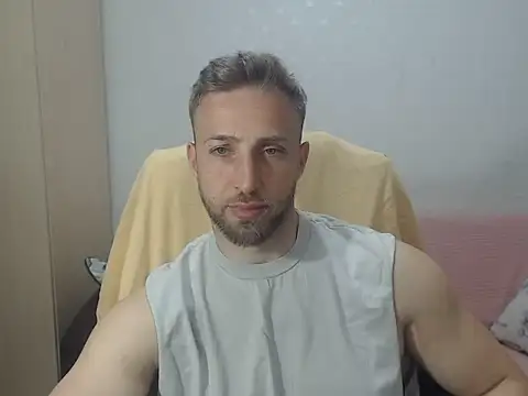 BlondEagleMuscle online show from May 21, 2026, 5:53 pm