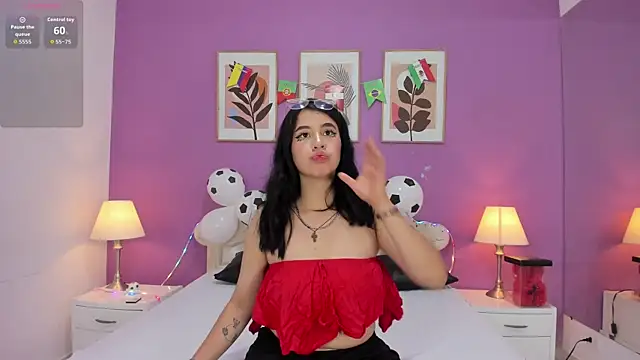 YayaQueen online show from July 1, 2026, 12:07 pm