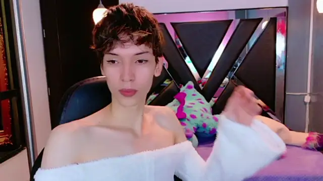 Stefany PiInk online show from June 10, 2026, 12:15 pm