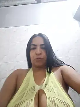 Carolinna online show from June 15, 2026, 3:25 pm