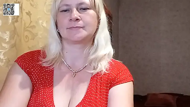 DiamondLady555 online show from June 21, 2026, 7:05 pm
