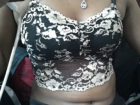Couplehot00 online show from August 4, 2026, 7:16 pm