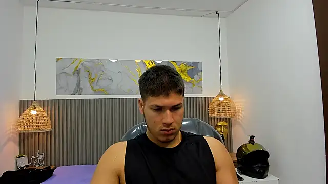 AlessandroFranco online show from July 3, 2026, 12:44 pm