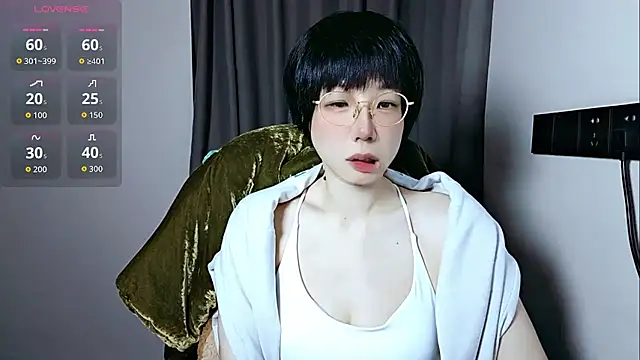 lin lin 520 520 online show from May 6, 2026, 4:01 pm