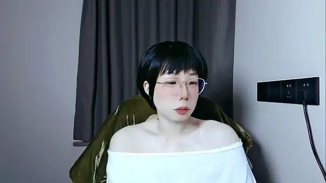 lin lin 520 520 online show from May 8, 2026, 7:57 am