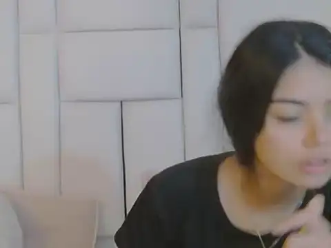 AnnieDesire online show from June 19, 2026, 5:56 am