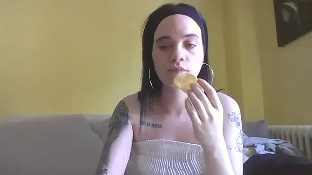 anastasia-evans online show from April 22, 2026, 12:28 pm
