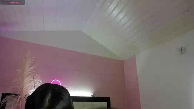 Julieth Caandy online show from June 26, 2026, 11:36 am