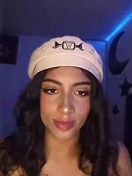 KattyBerryX online show from July 9, 2026, 8:35 pm