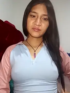 KarolaMendez online show from June 18, 2026, 12:22 am