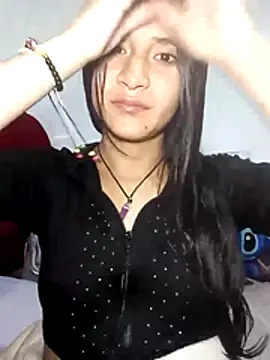KarolaMendez online show from July 13, 2026, 12:02 am