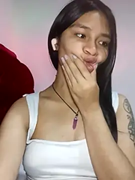 KarolaMendez online show from July 22, 2026, 12:35 am