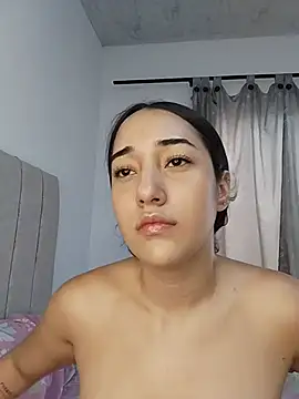 isabellaHill2 online show from July 3, 2026, 7:53 pm