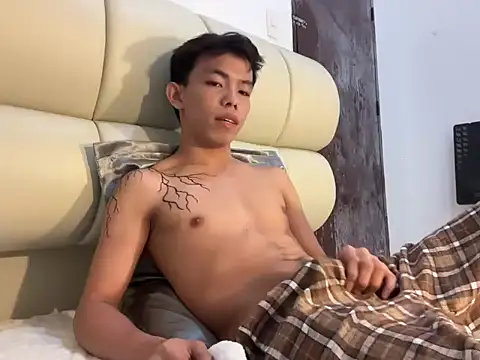 hottasianboy online show from May 19, 2026, 6:53 am